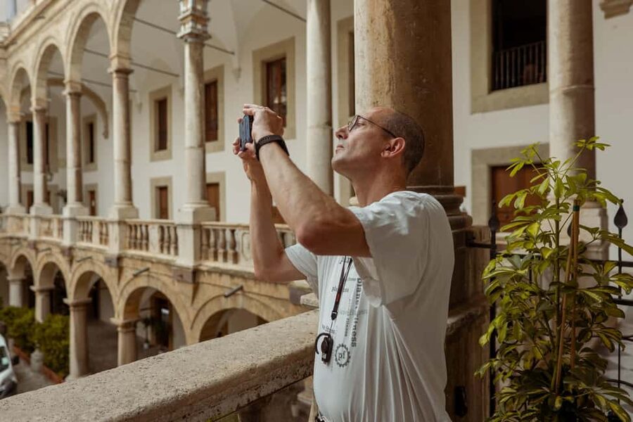 Palermo: City & Palazzo dei Normanni Guided Walking Tour - Starting with Palermo’s street-level character
