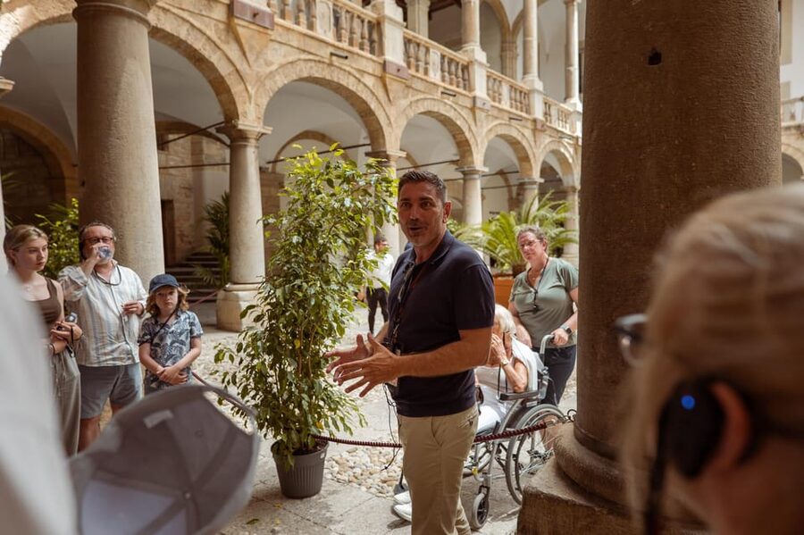 Palermo: City & Palazzo dei Normanni Guided Walking Tour - The palace gardens and possible Royal Apartments