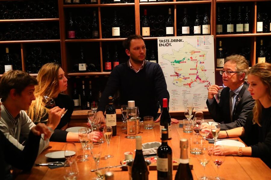 Paris: O Chateau's Wine Tasting Dinner - The sommelier makes the difference
