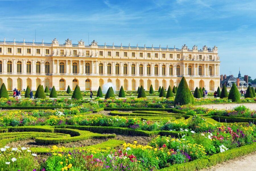 Paris: Palace of Versailles Private Tour with Transportation - Adding Château de Chantilly for an eight-hour day