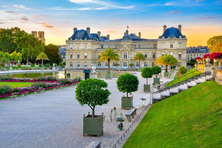 Paris: Palace of Versailles Private Tour with Transportation - Timing, tickets, and small details that matter