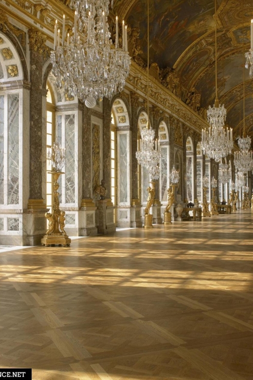 PARIS: Private transfer Château Versailles van 7 people 4H - The Drive From Paris to the Palace
