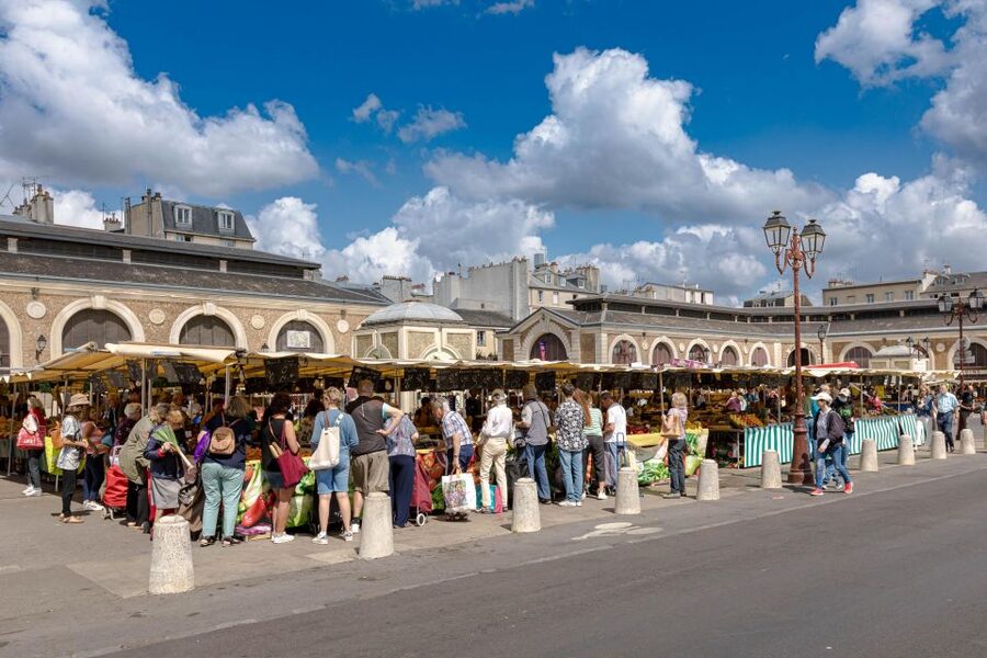Paris: Versailles Palace and Queen Hamlet E-Bike Tour - A picnic beside the Grand Canal