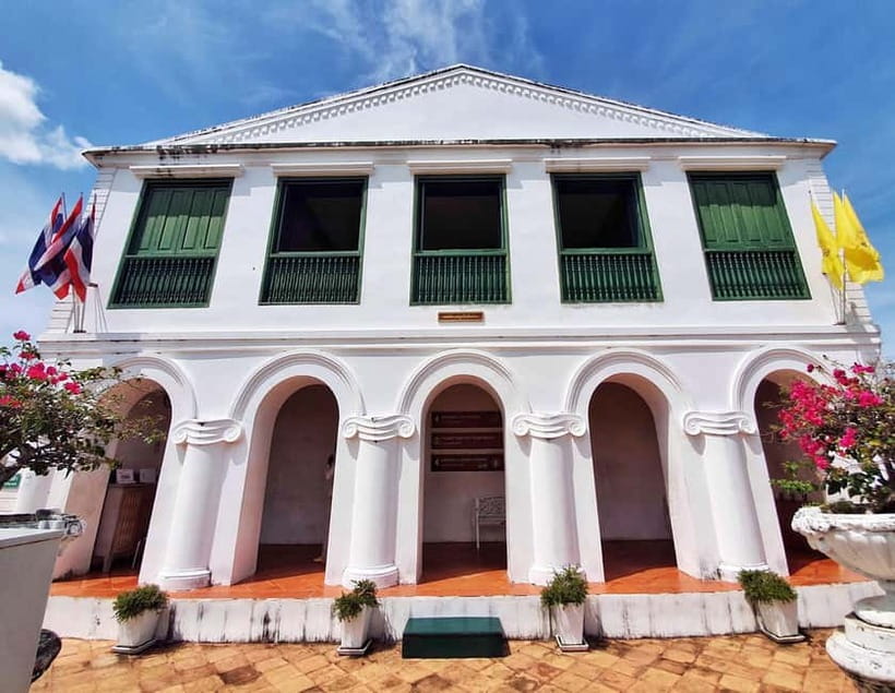 Petchaburi Temples & Royal Palace - small Join Group Tour - Should you book it?