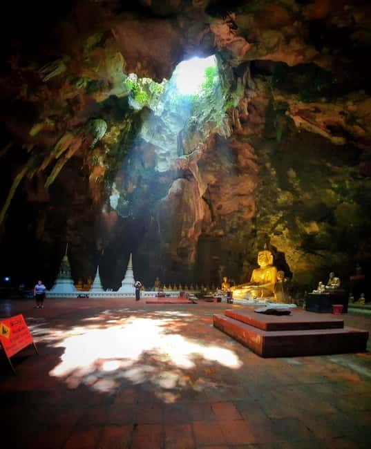 Petchaburi Temples & Royal Palace - small Join Group Tour - What the small-group format changes