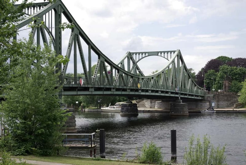 Potsdam: 5-Hour-Tour "Parks & Palaces" from Berlin by VW-Bus - Glienicke Bridge and Potsdam’s central square