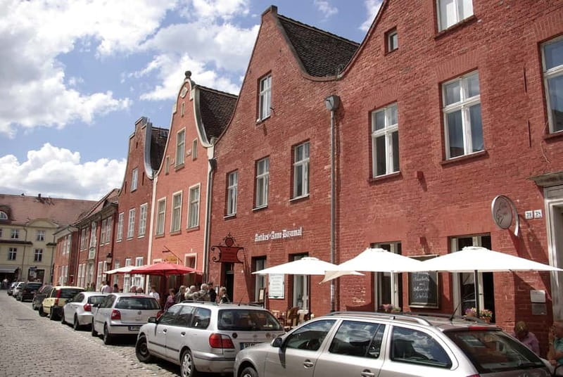 Potsdam: 5-Hour-Tour "Parks & Palaces" from Berlin by VW-Bus - Cecilienhof and the Potsdam Conference