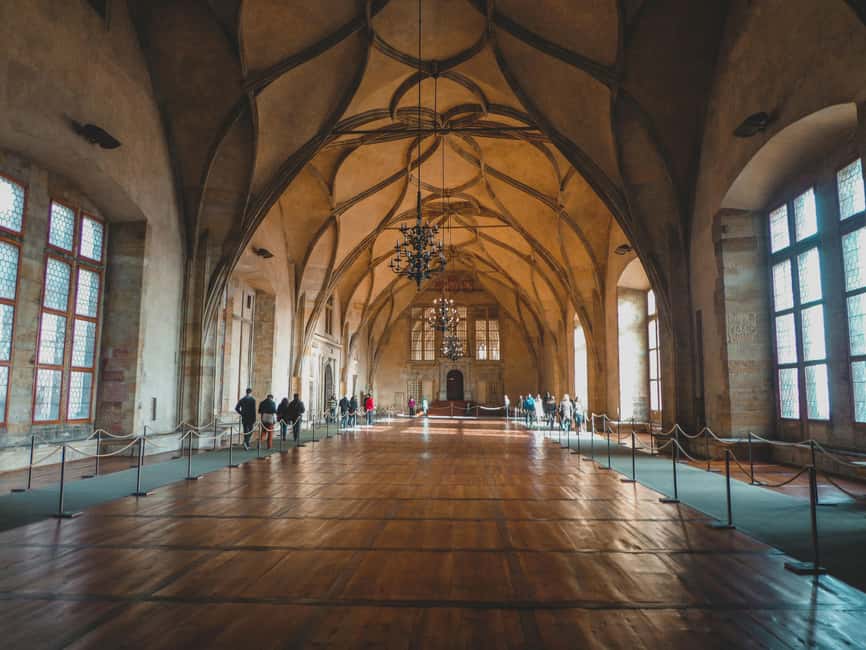 Prague Castle, St. Vitus Cathedral, Royal Palace, St. George's Basilica - Key points to know before you book