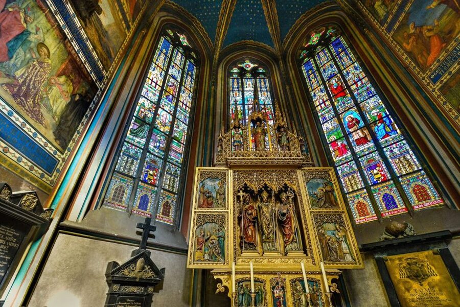 Prague: Prague Castle and Lobkowicz Palace Entry Tickets - St. George’s Basilica, compact and memorable