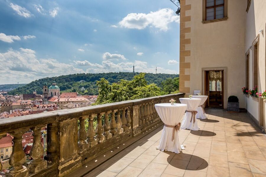 Prague: Prague Castle and Lobkowicz Palace Entry Tickets - Planning a three-hour visit or a full day