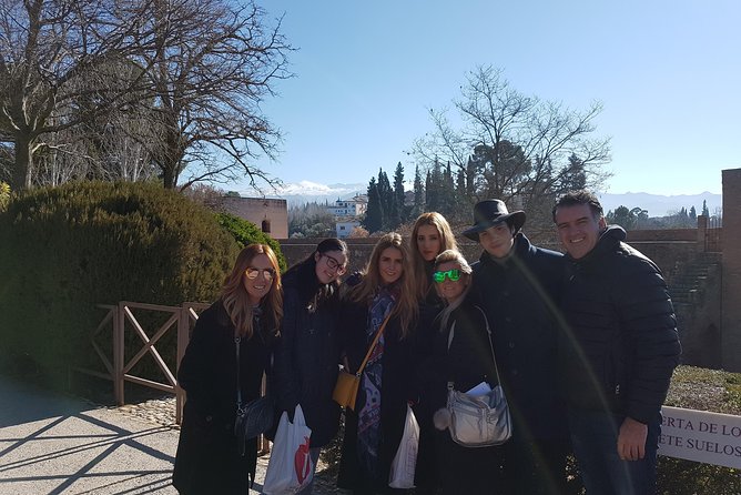 Private Alhambra Highlights Tour Including the Nasrid Palaces - Generalife gardens and the summer palace