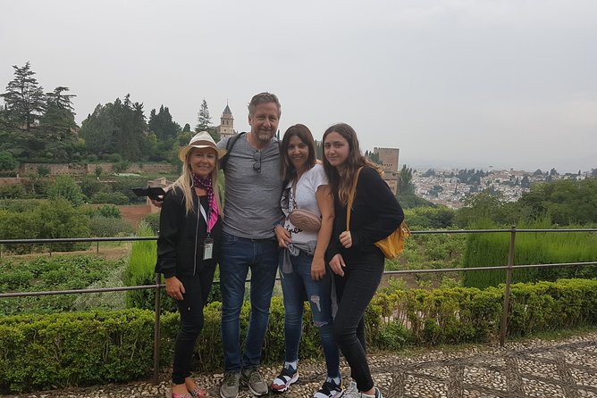 Private Alhambra Highlights Tour Including the Nasrid Palaces - Palace of Carlos V and the Christian chapter