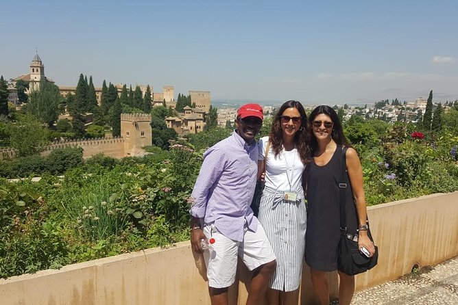 Private Alhambra Highlights Tour Including the Nasrid Palaces - The Alcazaba and the best viewpoints