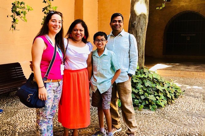 Private Alhambra Highlights Tour Including the Nasrid Palaces - Three hours, a private group, and the price