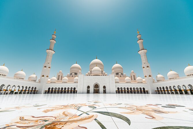 Private Full Day Tour Abu Dhabi City, Grand Mosque & Palace - Sheikh Zayed Grand Mosque: the centerpiece of the day