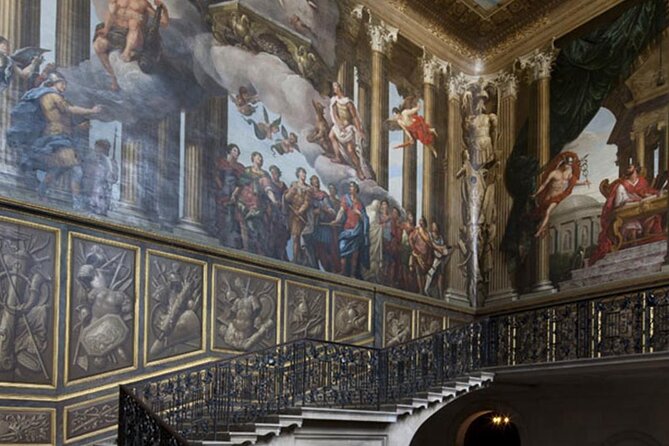 Private Guided Tour of Hampton Court Palace - Henry VIII’s Great Hall and the Tudor side