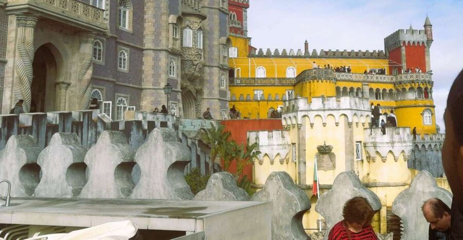 Private Half Day tour Sintra Pena Palace & Initiantion Well - Quinta da Regaleira and the famous Initiation Well