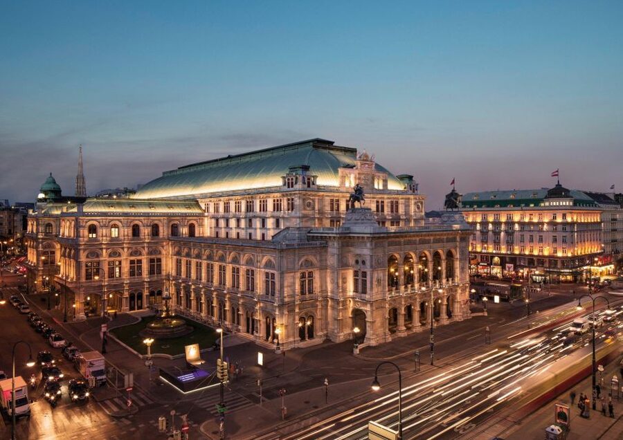 Private Half-day Vienna City Tour incl. Schönbrunn Palace - Starting with hotel pickup and a city ticket