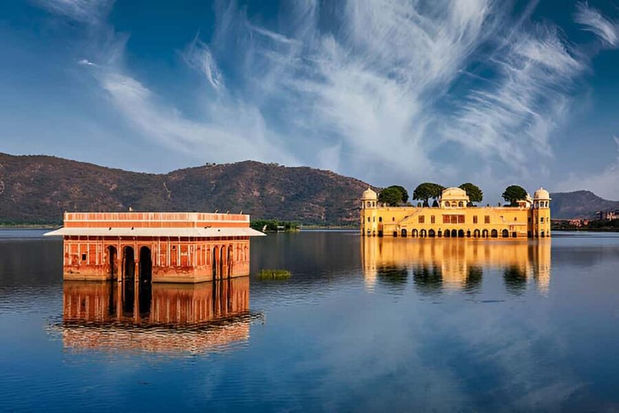 Private Jaipur Tour: City Palace, Jantar, Hawa & Jal Mahal - Jal Mahal beside Man Sagar Lake