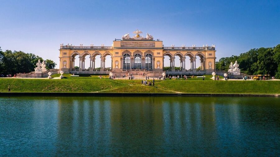 Private Schönbrunn Palace Tour: Entrance included - Key points at a glance