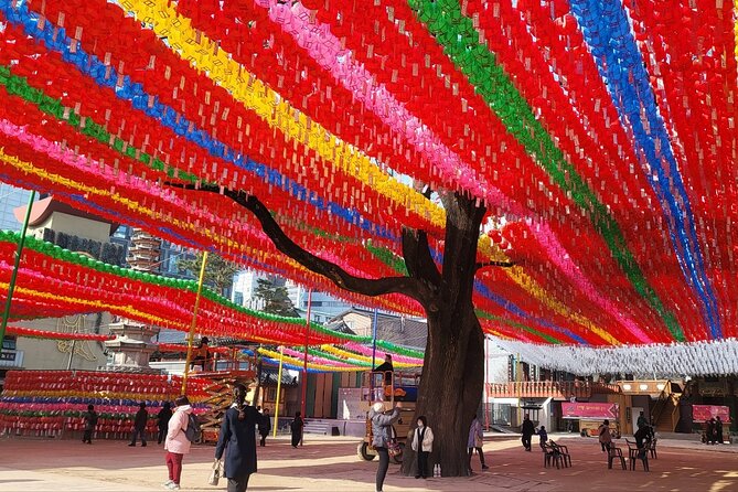 Private Seoul City Tour Palace, village, temple, market - What this private Seoul tour is really trying to do