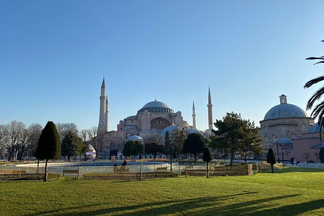 Private: Topkapi Palace, St. Sophia, Blue Mosque, Grand Bazaar, Hipodromme - Guide quality matters more than the vehicle