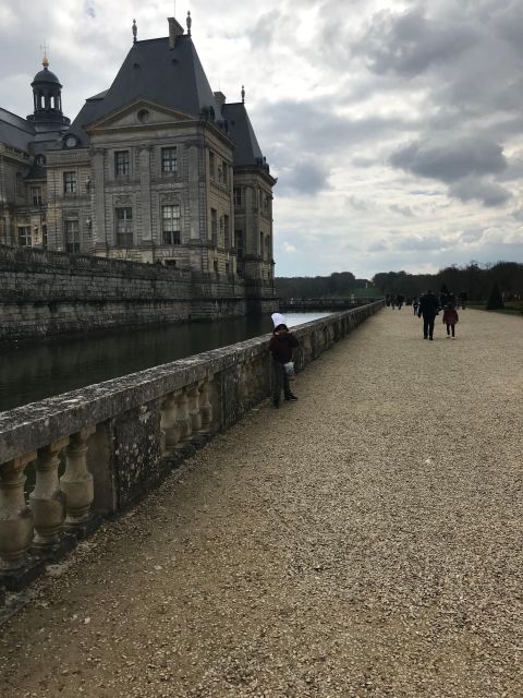 Private tour: Chateaux de Vaux le Vicomte & Fontainebleau - Arriving at Fontainebleau after a 90-minute drive