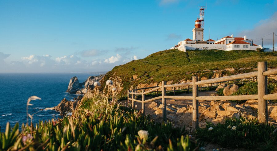 Private Tour : Sintra, Pena palace, Cabo da roca, Cascais - Transport, language, and the private format