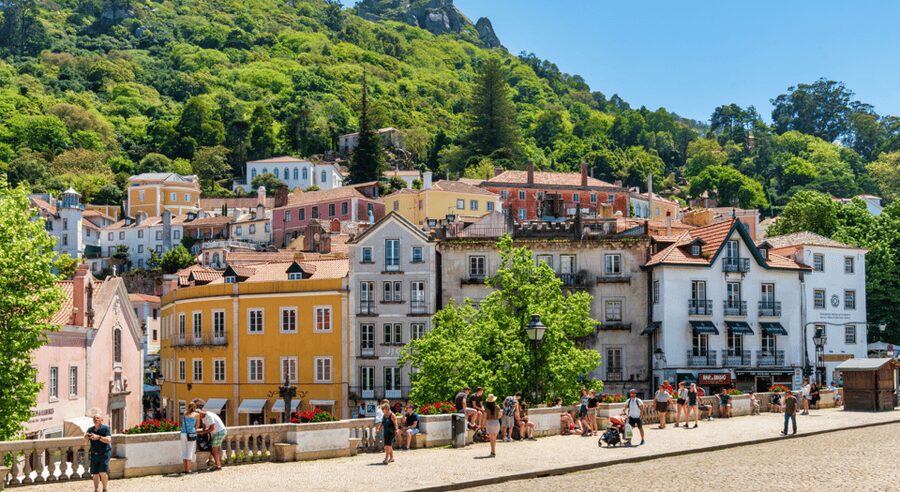 Private Tour : Sintra, Pena palace, Cabo da roca, Cascais - Who should book this experience?