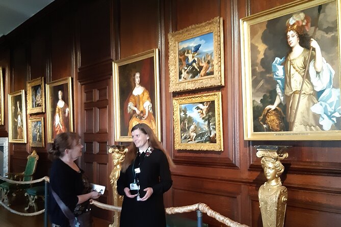 Private tour with an accredited expert guide Hampton Court Palace - The Tudor State Apartments and Henry VIII’s court