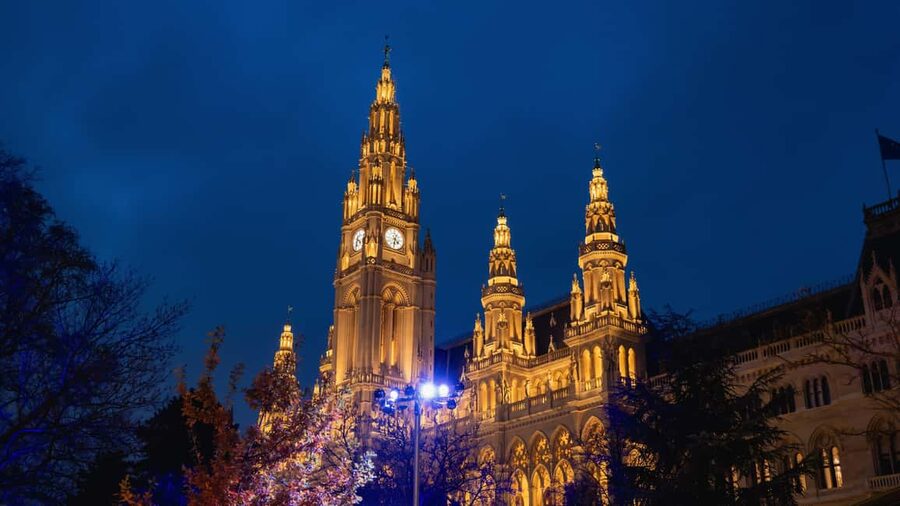 Private Vienna Night Tour – Palaces & City Lights - The Ringstrasse by illuminated monuments