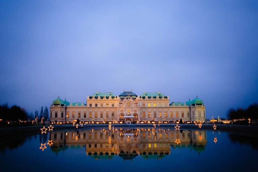 Private Vienna Night Tour – Palaces & City Lights - What the private vehicle adds