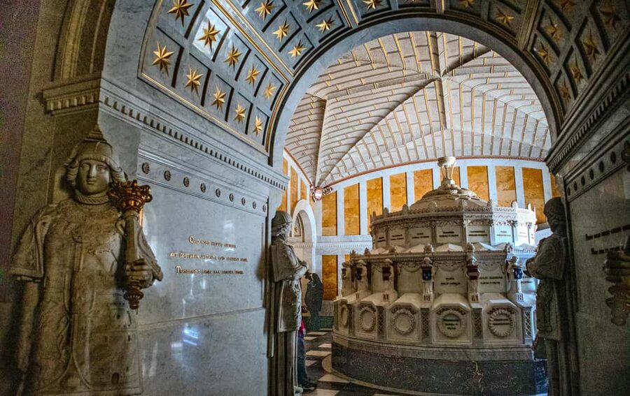 PRIVATE VIP tour: El ESCORIAL Monastery & Palace & Library - The Lonja, Monks’ Gardens, and Views of Mount Abantos