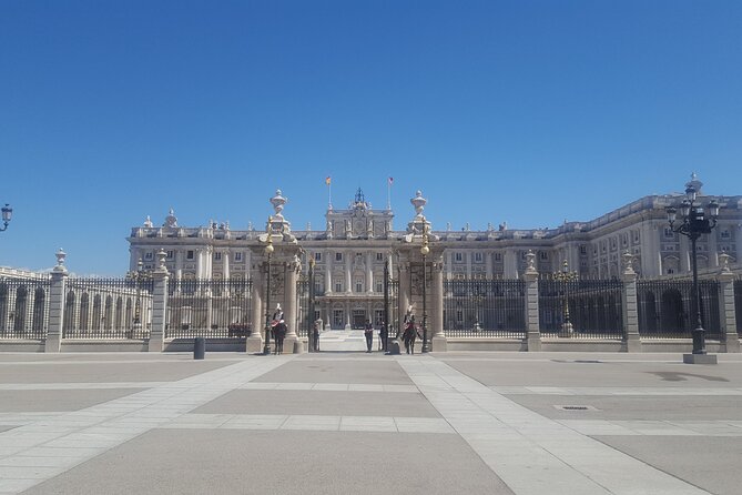 Private Walking Tour to Royal Palace and Old Town of Madrid - A smart first look at central Madrid