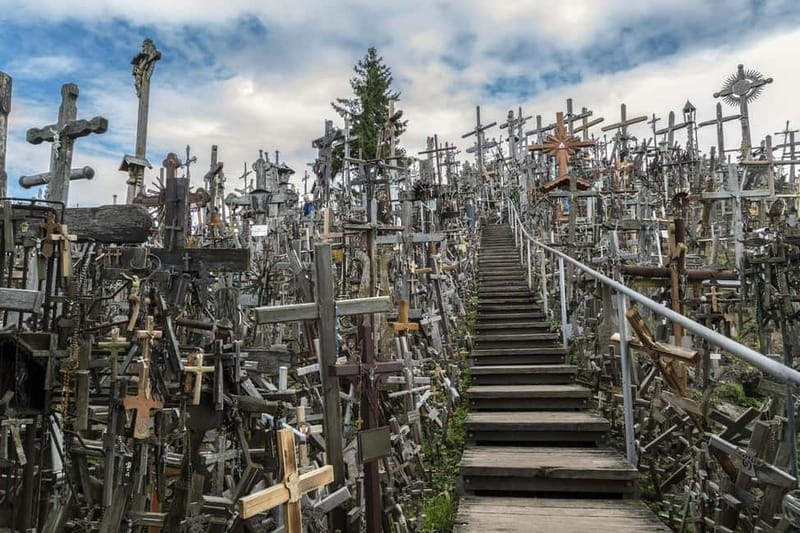 Riga: Hill of Crosses, Guided Rundale Palace & Bauska Castle - What the day from Riga really involves
