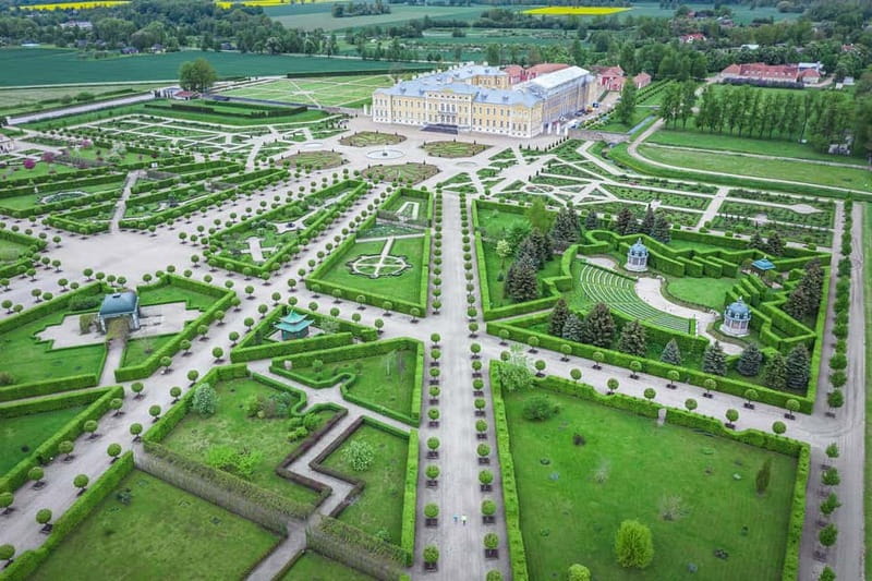 Riga: Hill of Crosses, Guided Rundale Palace & Bauska Castle - Rundale Palace: the strongest stop on the route