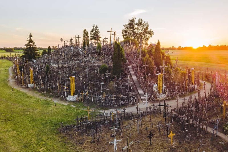 Riga: Hill of Crosses, Guided Rundale Palace & Bauska Castle - The guide and the small details that matter