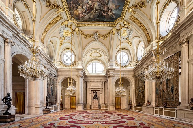 Royal Palace Guided Tour Small Group with Tickets - Starting at Plaza de España