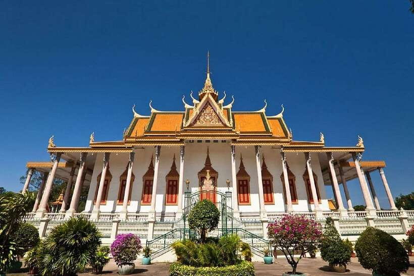 Royal Palace, National Museum & Wat Phnom with Private tour - The guides are the tour’s strongest feature