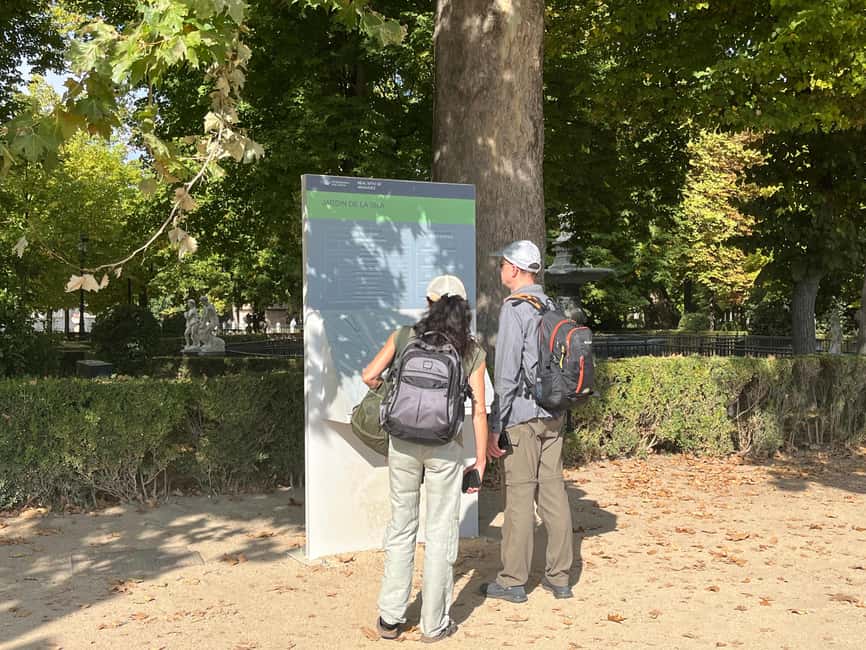 Royal Palace of Aranjuez Small-Group Tour with Entry Ticket - Royal Traditions and Court Life
