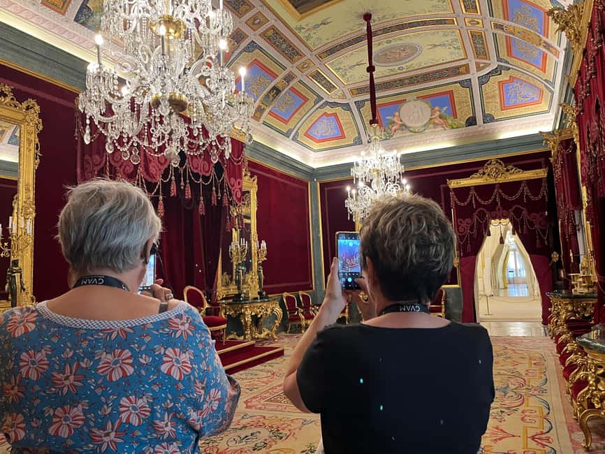Royal Palace of Aranjuez Small-Group Tour with Entry Ticket - Walking Through the Gardens and Historic Area