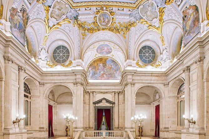 Royal Palace of Madrid Early Entrance Tour Skip-The-Line Ticket - A short walk, a fixed pace