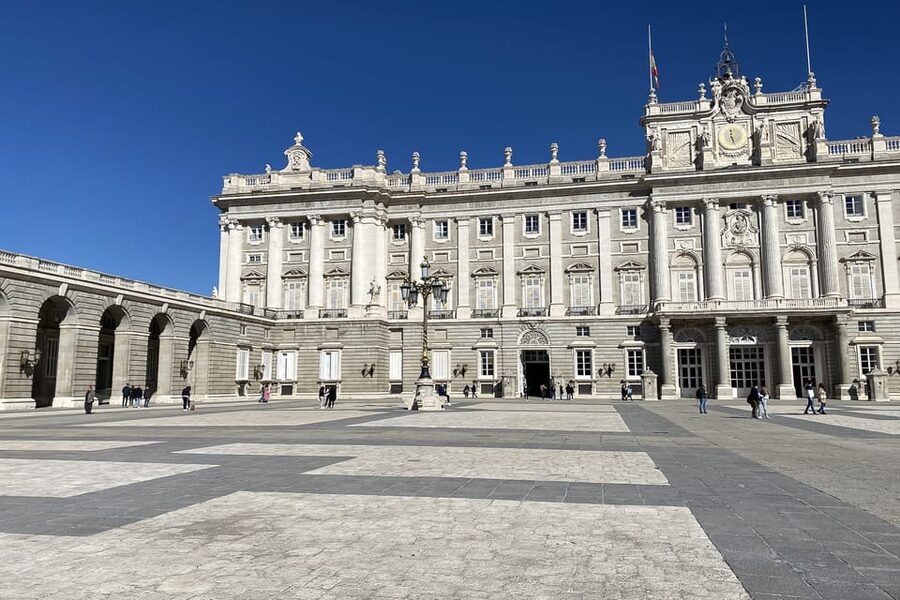 Royal Palace of Madrid Guided Tour Small Group or Private - Accessibility, pace, and comfort inside