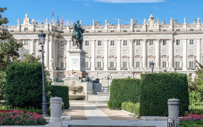 Royal Palace of Madrid: Private tour with entrance included - Who will enjoy this palace tour most?