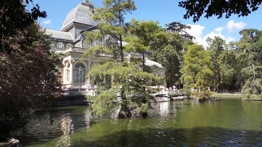 Royal Palace of Madrid Skip-the-Line and Retiro Park Tour - Walking, timing, and what to bring
