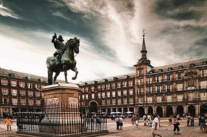 Royal Palace + Old City Madrid Exclusive Guided Walking Tour - Key points to know before booking