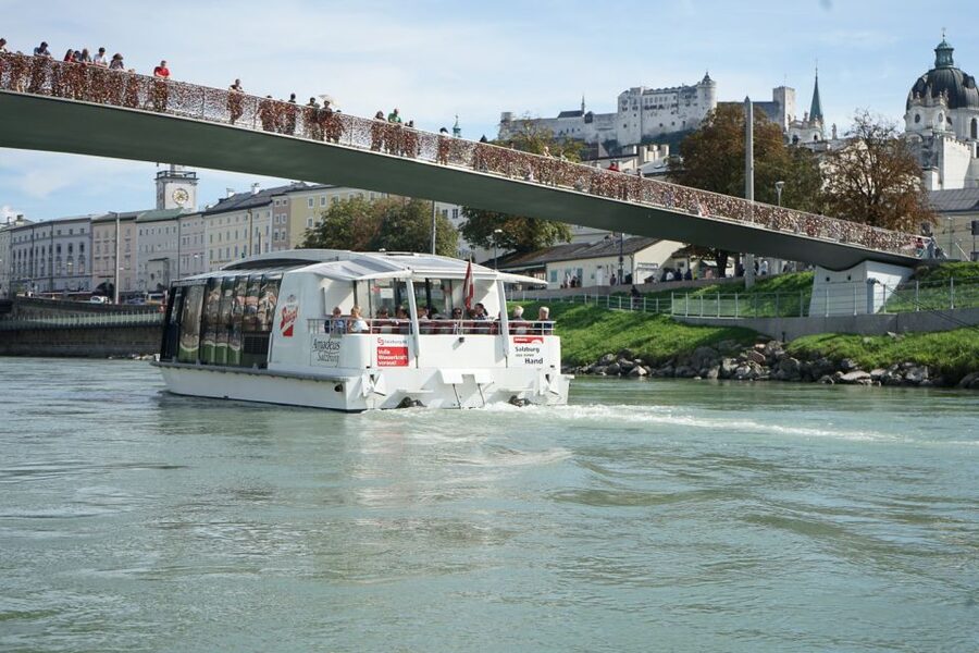 Salzburg: Boat Ride to Hellbrunn and Palace Visit - The Double-Decker Bus to Hellbrunn