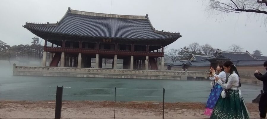 Seoul: DMZ, Gyeongbokgung Palace & City Tour - Gyeongbokgung Palace and the business of royal rule