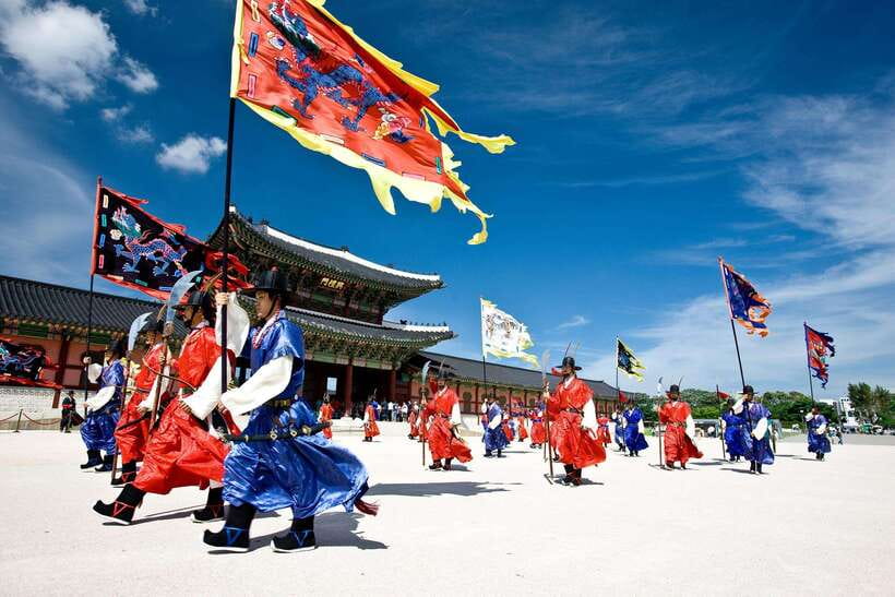 Seoul: Full-Day Royal Palaces Private Tour - Starting at Cheongwadae, Seoul’s Blue House