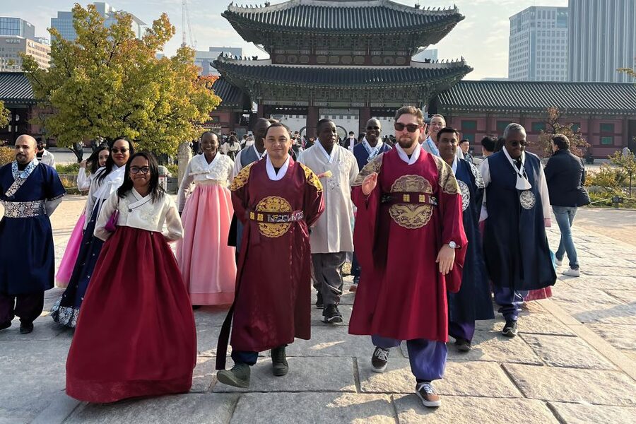 Seoul Half-Day City Highlight, Palace Tour with Hanbok - Starting with hanbok near Gyeongbokgung